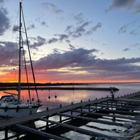 Although we never actually planned to visit Böda, it was one of our favorite stops on Öland. We enjoyed the small Harbour we almost had for ourselves and the long sandy beaches 🏖️. After having some troubles with our beloved Genacker in the wavy sea 🌊, we decided to stop here on our way to Gotland. A little reminder that it’s okay to take a break and to try again the next day… ⛵️  #sailing #letsexplore #tridentmarine #warrior40 #sailinginstagram #letsgo #balticsea #sailboat #sailboatlife #sailorslife #sailinglife #boatlife #floatinghome #liveaboards #slowtravel #travelbyboat #sailsweden #scandinaviansailing #swedisheastcoast